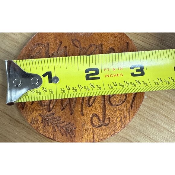 Handcrafted Wooden Ornament With "Glory To The Newborn King" Engraving - Picture 4 of 4